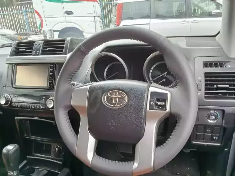 Toyota Landcruiser Prado