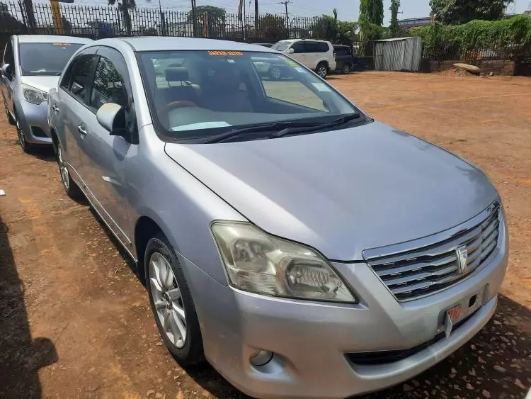 Toyota Premio 