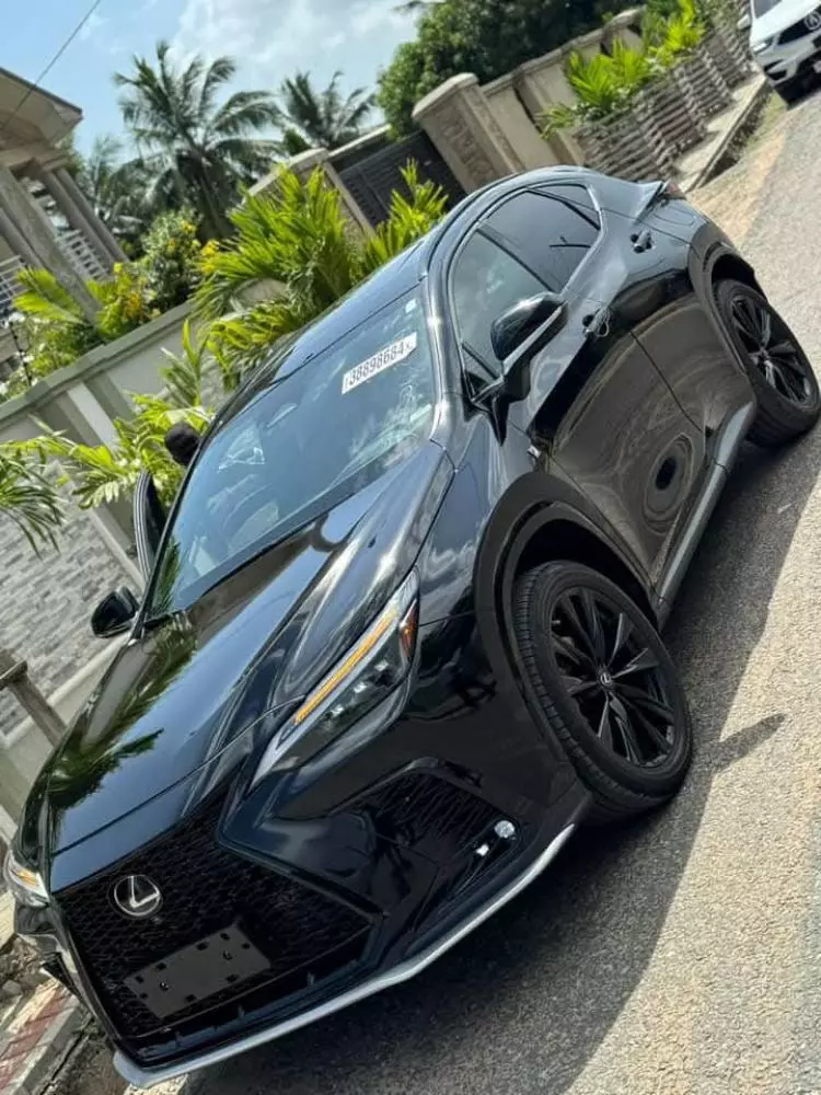 Lexus NX 300