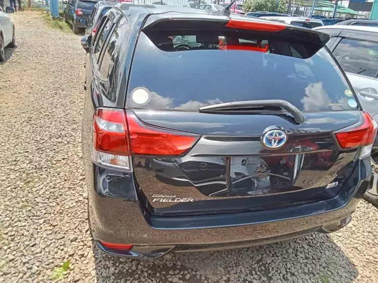 Toyota Fielder hybrid