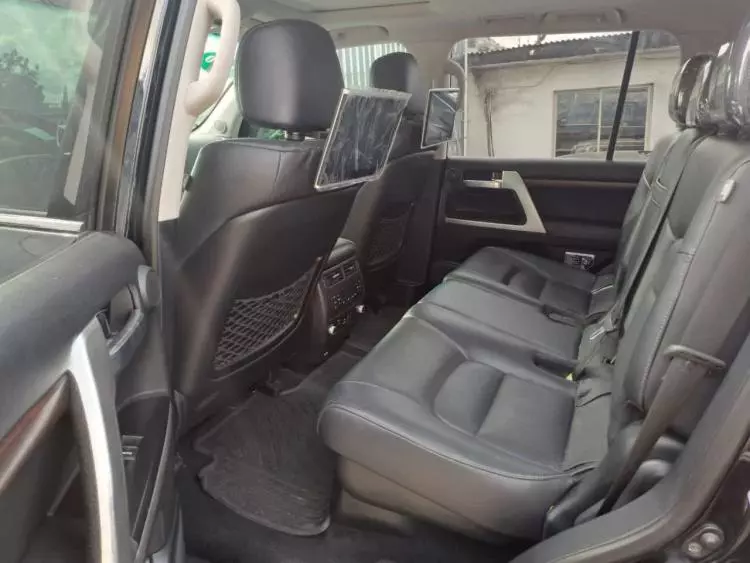 Toyota Landcruiser  V8