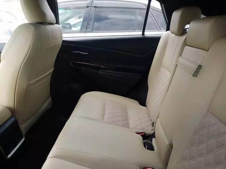 Toyota Harrier hybrid 