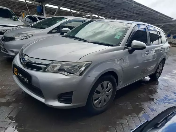 Toyota Fielder hybrid