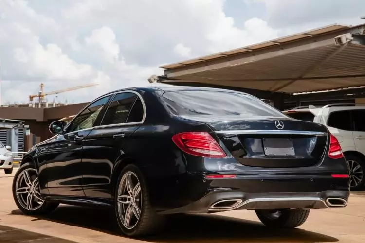 Mercedes-Benz E 200