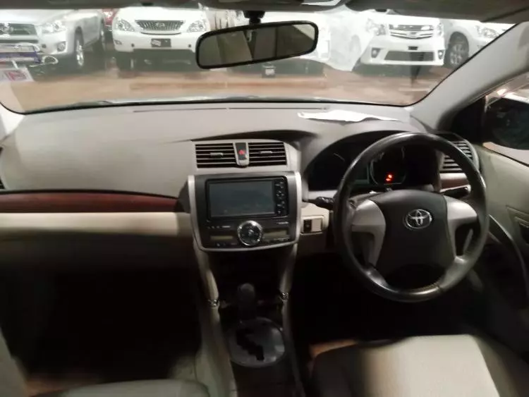 Toyota Premio