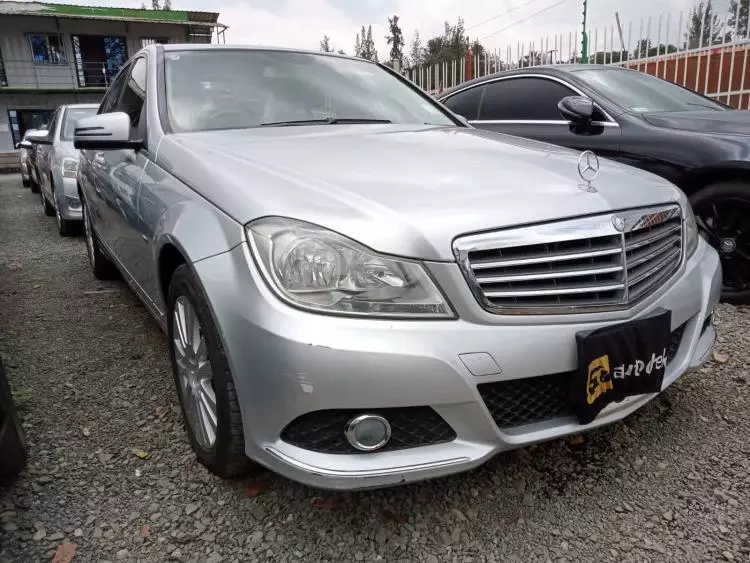 Mercedes-Benz C 200