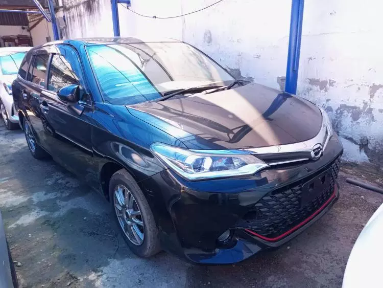 Toyota Fielder 