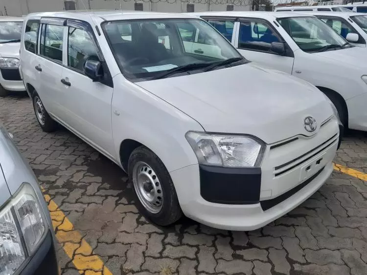 Toyota Succeed 