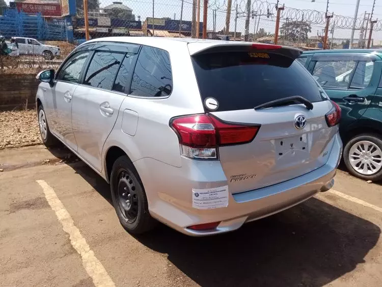 Toyota Fielder hybrid