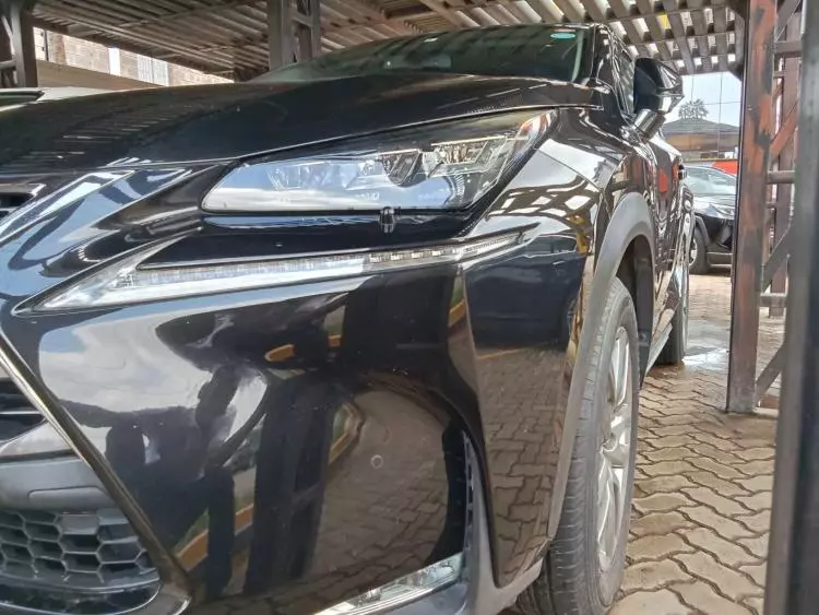 Lexus NX300h Hybrid