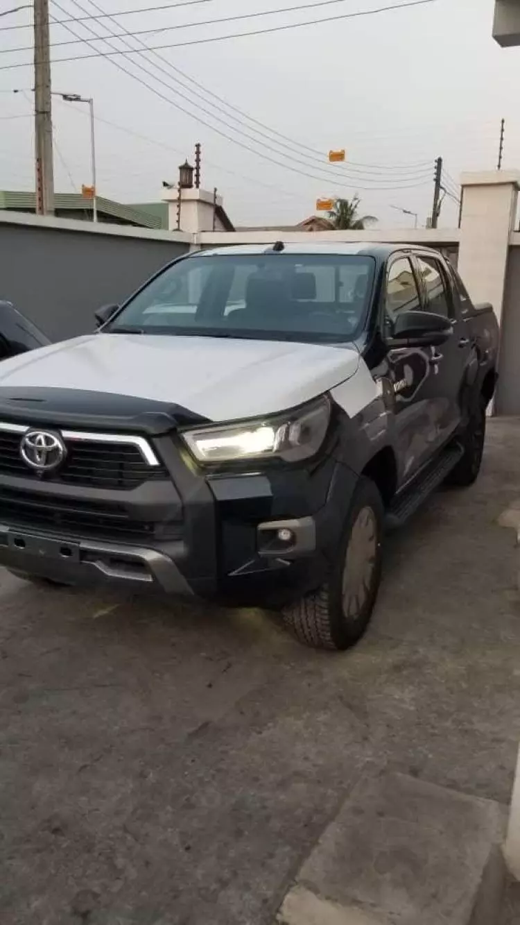 Toyota Hilux