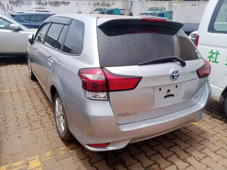 Toyota Fielder hybrid