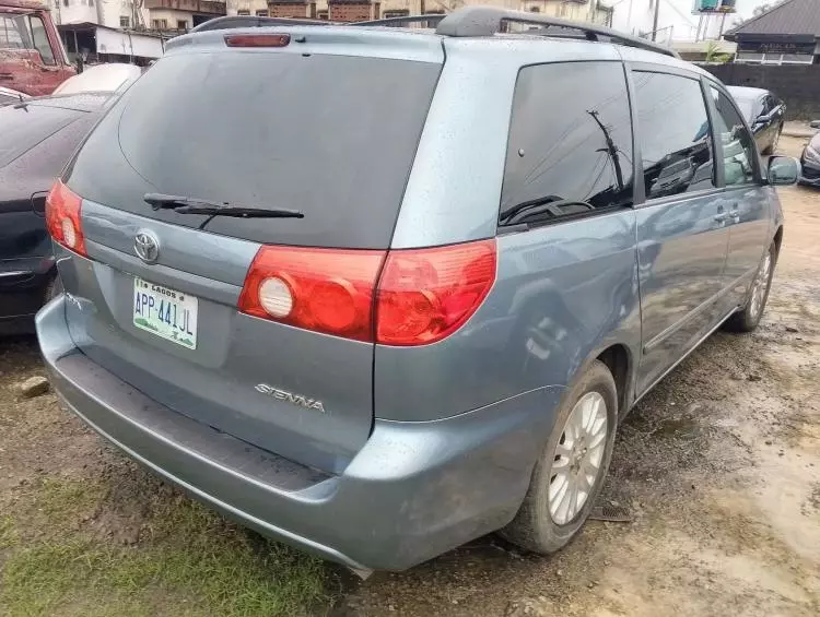 Toyota Sienna