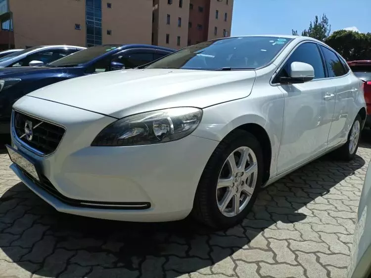Volvo V40