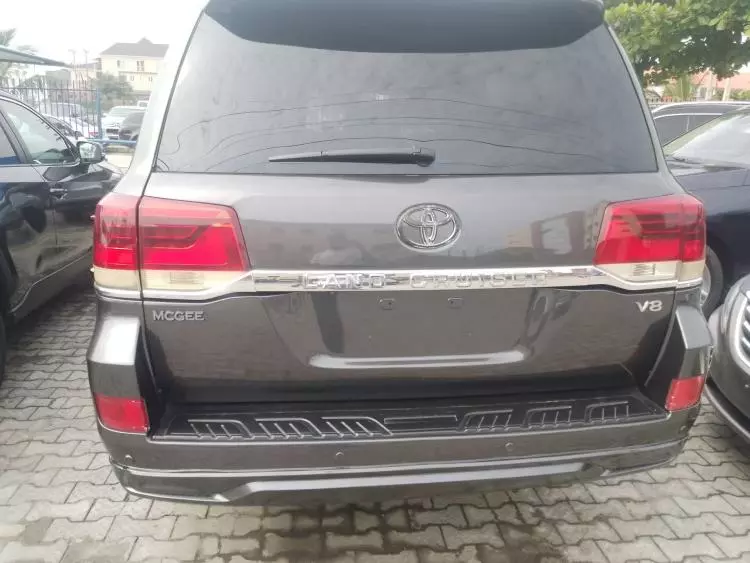 Toyota Land Cruiser VX