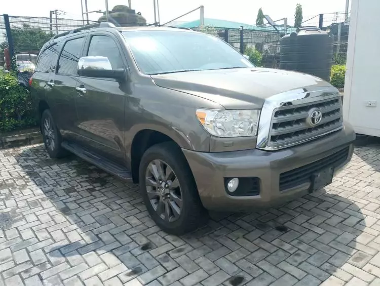 Toyota Sequoia