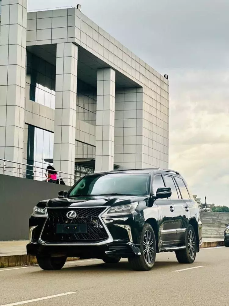 Lexus LX 570