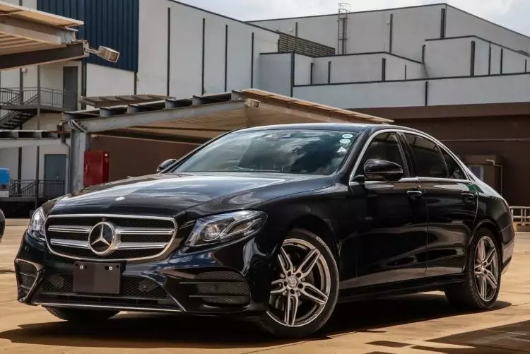 Mercedes-Benz E 200