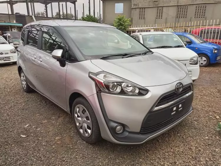 Toyota Sienta