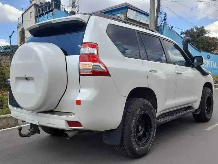 Toyota Landcruiser Prado
