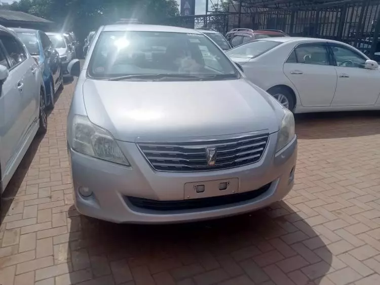 Toyota Premio