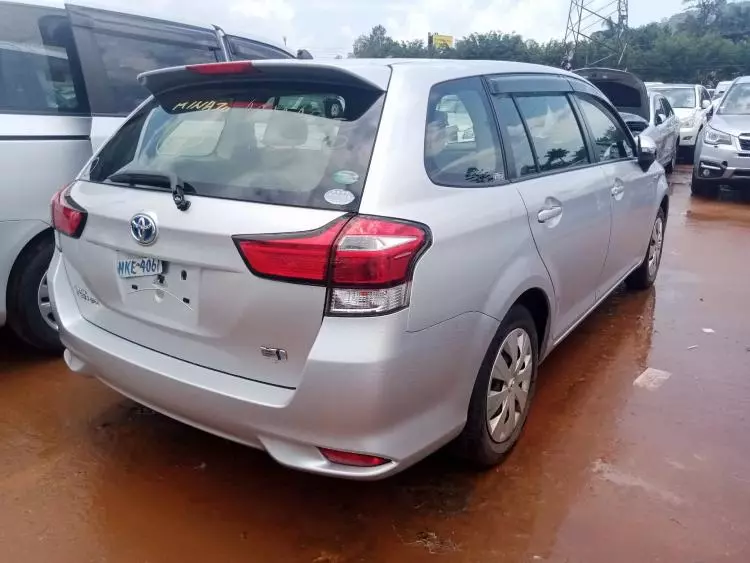 Toyota Fielder hybrid