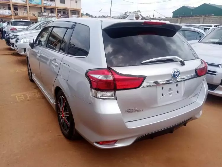 Toyota Fielder hybrid