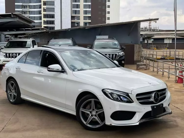 Mercedes-Benz C 200