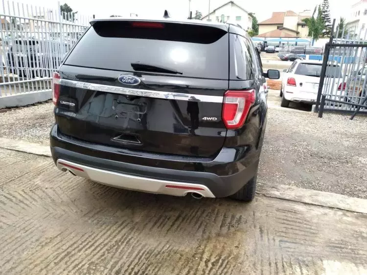 Ford Explorer