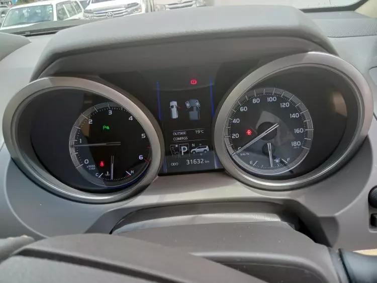 Toyota LAND CRUISER VGX