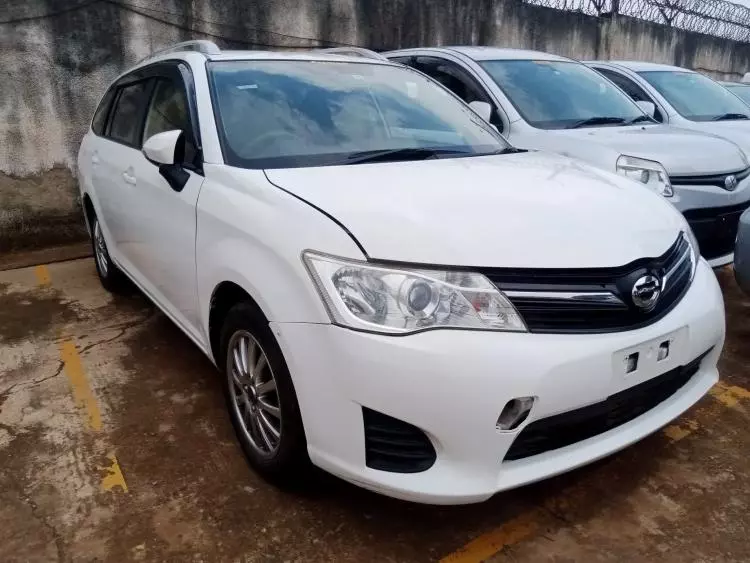 Toyota Fielder 