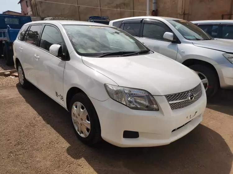Toyota Fielder 