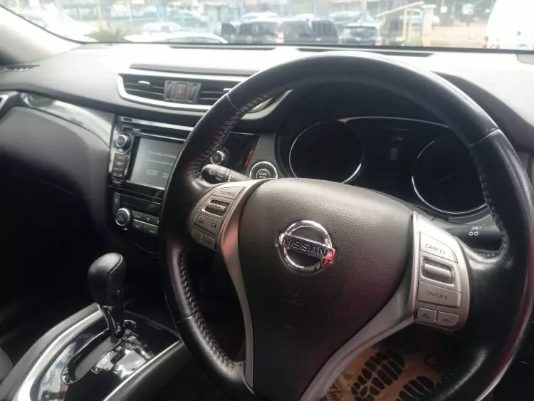 Nissan X-TRAIL