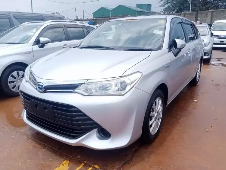 Toyota Fielder hybrid 