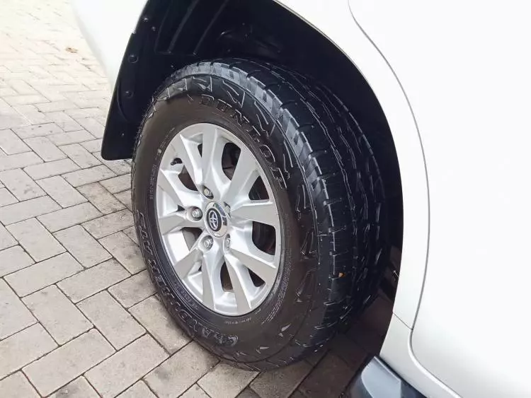 Toyota Land Cruiser V8