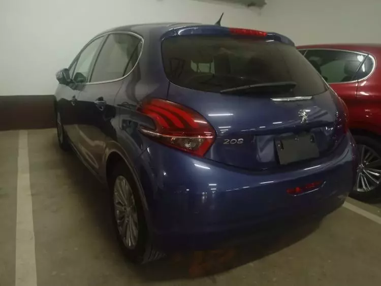 Peugeot 208