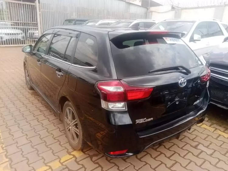 Toyota Fielder hybrid