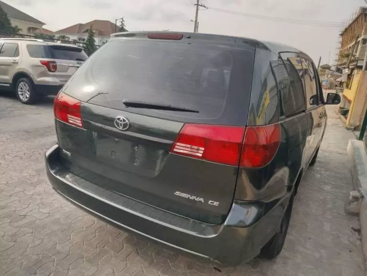 Toyota Sienna