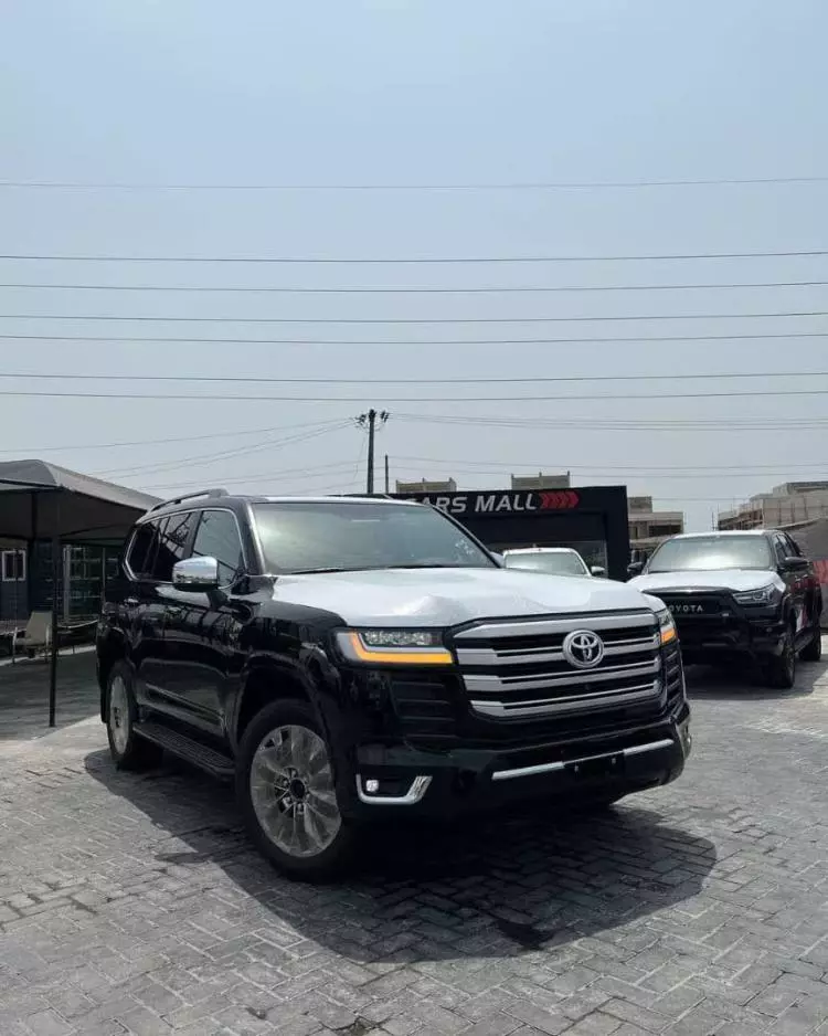 Toyota Land Cruiser GXR
