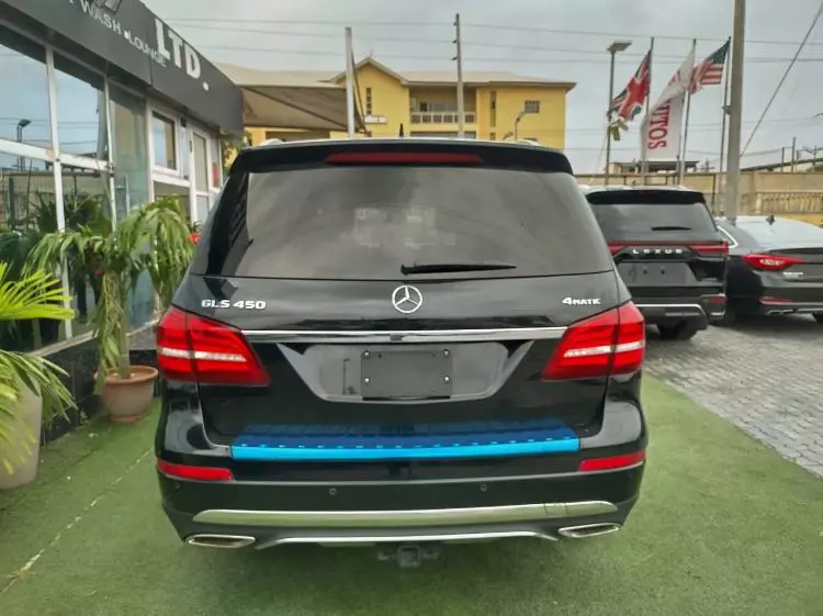 Mercedes-Benz GLS 450