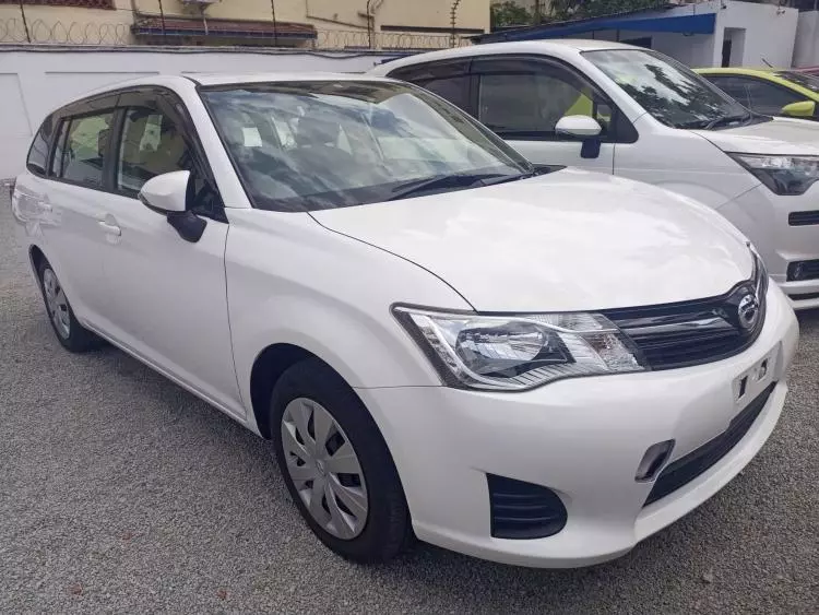 Toyota Fielder 