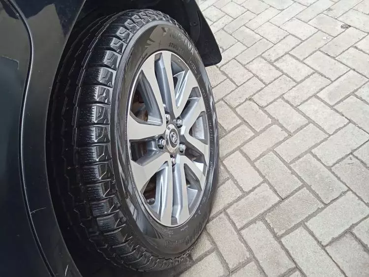 Toyota Land Cruiser V8