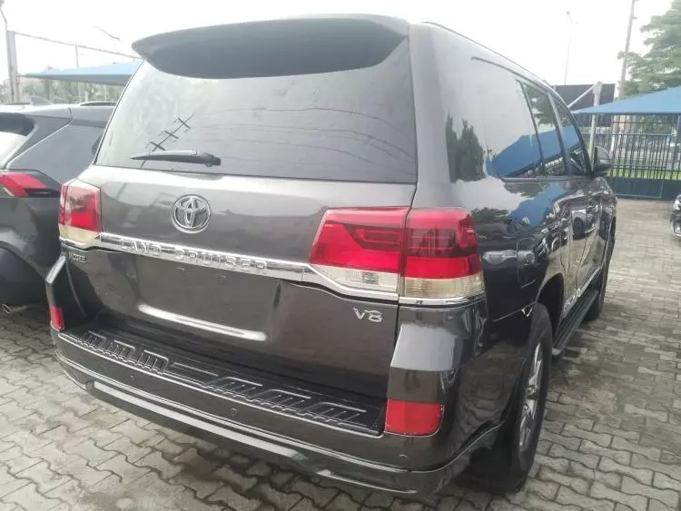 Toyota Land Cruiser VX