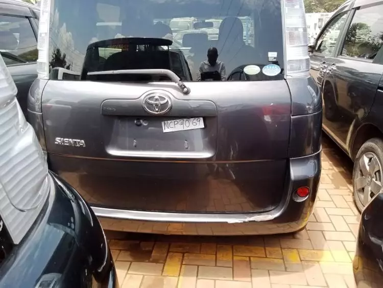 Toyota Sienta