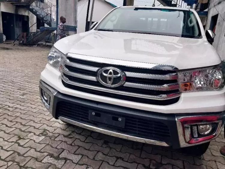 Toyota Hilux
