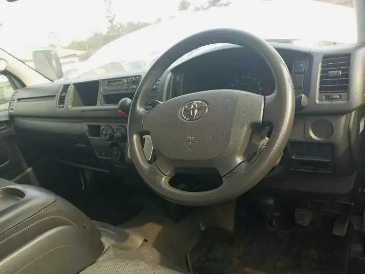 Toyota Hiace (High Roof)