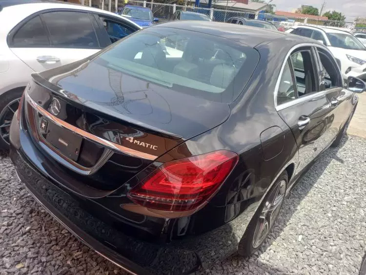 Mercedes-Benz C 300