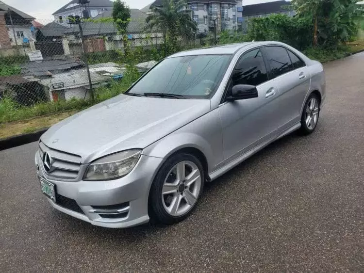 Mercedes-Benz C 300