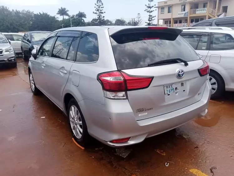 Toyota Fielder hybrid