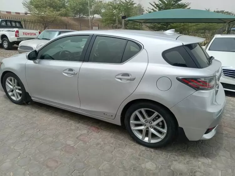 Lexus CT 200h